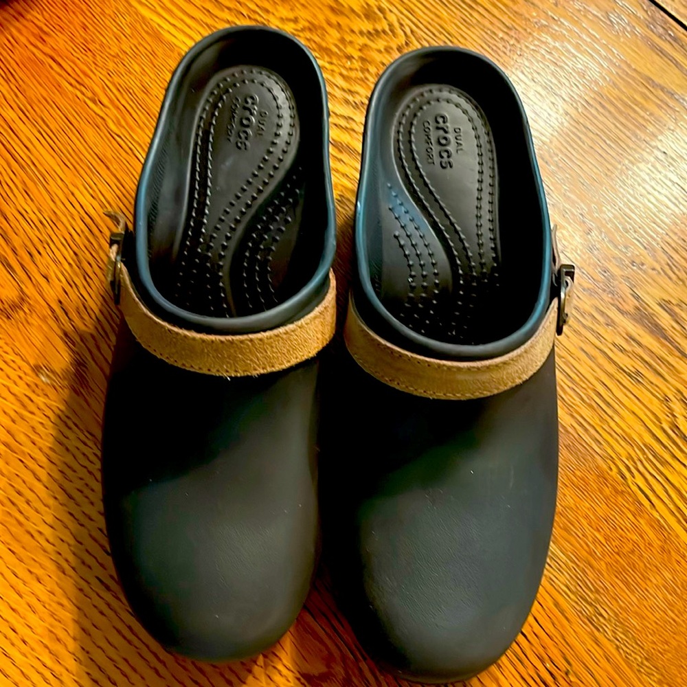 Crocs Sarah Mules Brown Slip On Dual Comfort Shoes 8